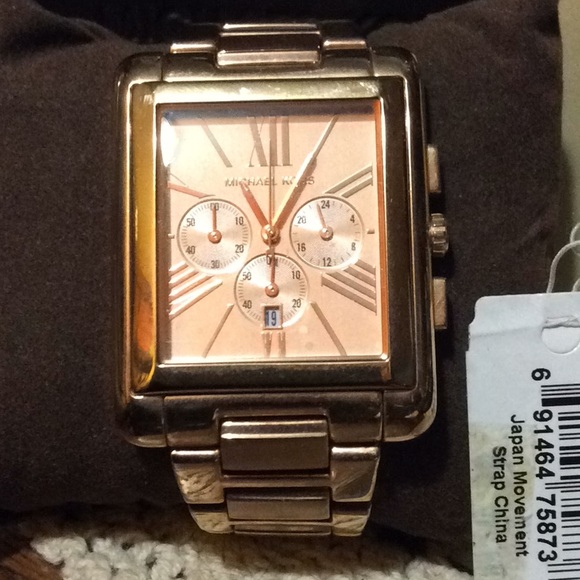 Michael Kors Accessories - Gorgeous Rose Gold MK watch
